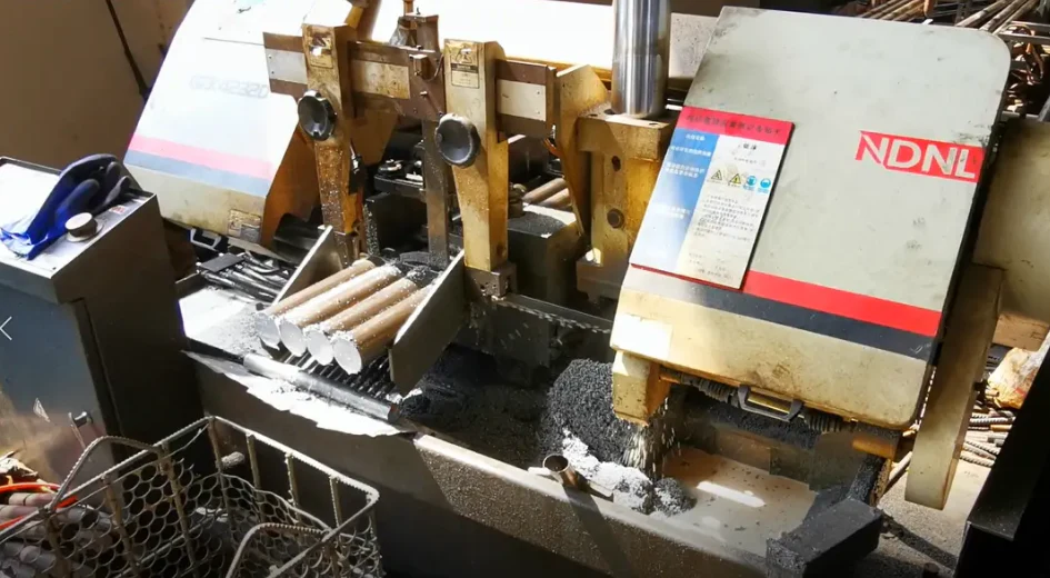 Material cutting for the manufacture of special elements